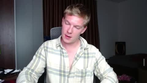 Snapshot of hercules__ chatting on October 22, 2:28 pm Gregblonde Alextattoo online show from October 22, 2:28 pm