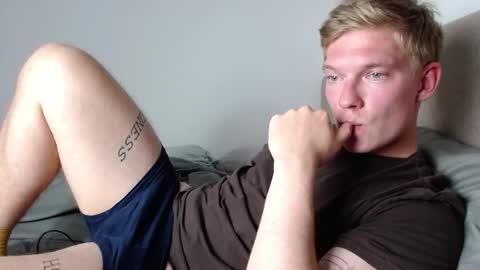 Snapshot of hercules__ chatting on November 17, 1:28 pm Gregblonde Alextattoo online show from November 17, 1:28 pm