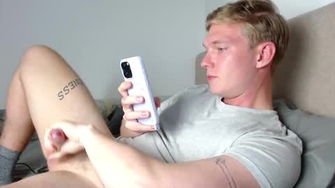 Snapshot of hercules__ chatting on November 21, 12:48 pm Gregblonde Alextattoo online show from November 21, 12:48 pm