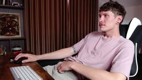 Snapshot of hercules__ chatting on November 24, 1:27 am Gregblonde Alextattoo online show from November 24, 1:27 am