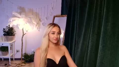 Elise online show from June 22, 3:36 am