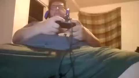 Snapshot of hereforbootyyy chatting on December 12, 11:18 am Hereforbootyyyy online show from December 12, 11:18 am