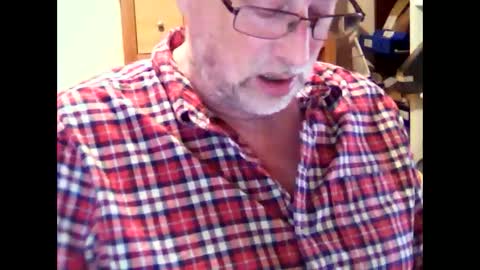 Snapshot of hereford66 chatting on April 6, 2:18 pm hereford66 online show from April 6, 2:18 pm
