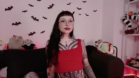 Snapshot of herinfernalmajesty chatting on July 15, 6:07 am Marie online show from July 15, 6:07 am