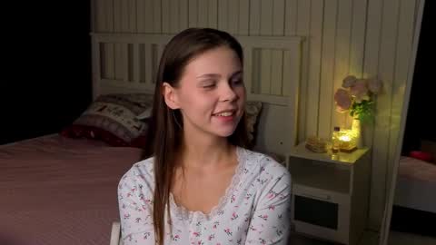 Nicole online show from March 29, 6:30 pm