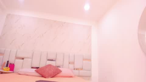 hermione_brown online show from April 1, 4:48 pm