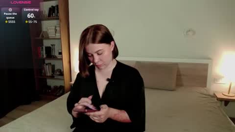 Snapshot of hermionemoon chatting on July 1, 10:28 am Goddess Hermione online show from July 1, 10:28 am