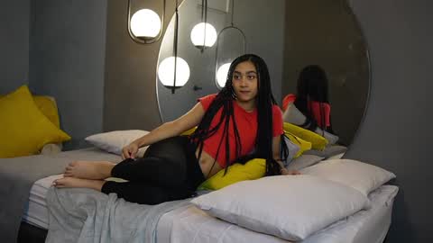 Hermione Scott online show from February 5, 1:33 pm