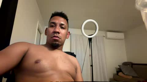 Snapshot of herrokirkland chatting on July 25, 8:23 am herrokirkland online show from July 25, 8:23 am