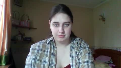 hess_luna_ online show from November 11, 10:15 am