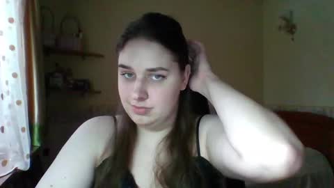 hess_luna_ online show from February 6, 9:56 am