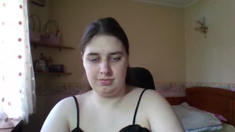 hess_luna_ online show from March 23, 9:24 am