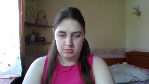 hess_luna_ online show from April 21, 8:42 am