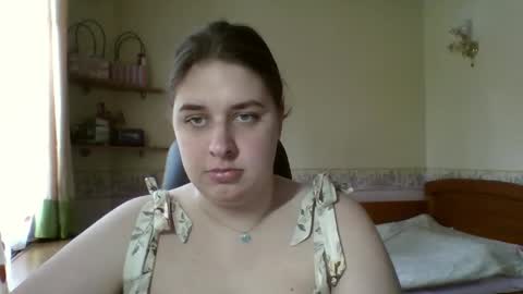 Snapshot of hess_luna_ chatting on April 29, 9:02 am hess_luna_ online show from April 29, 9:02 am