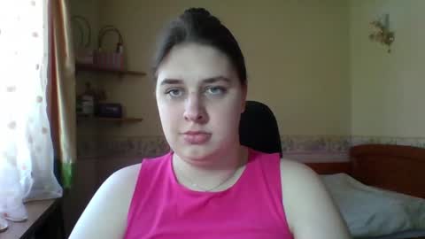 Snapshot of hess_luna_ chatting on May 4, 8:32 am hess_luna_ online show from May 4, 8:32 am