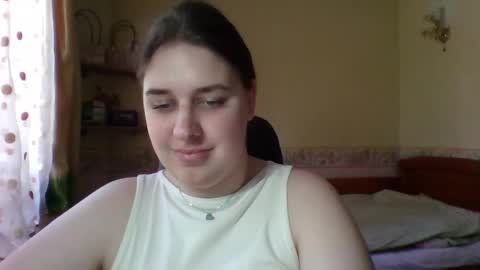 Snapshot of hess_luna_ chatting on May 5, 9:06 am hess_luna_ online show from May 5, 9:06 am