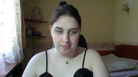 Snapshot of hess_luna_ chatting on May 6, 9:03 am hess_luna_ online show from May 6, 9:03 am