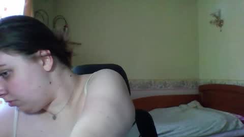 Snapshot of hess_luna_ chatting on May 26, 9:05 am hess_luna_ online show from May 26, 9:05 am