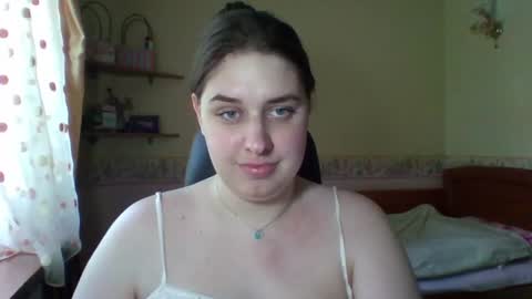Snapshot of hess_luna_ chatting on June 8, 9:09 am hess_luna_ online show from June 8, 9:09 am
