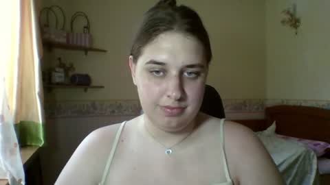 hess_luna_ online show from July 27, 9:05 am