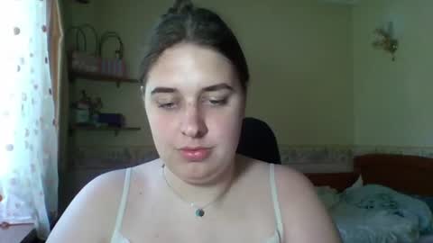 hess_luna_ online show from July 29, 9:07 am