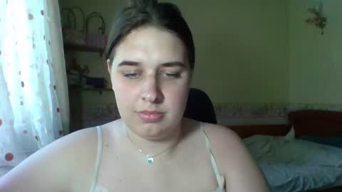 hess_luna_ online show from July 30, 9:08 am