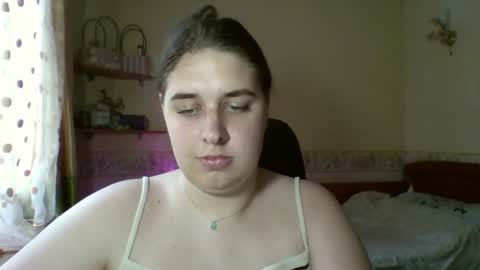 hess_luna_ online show from July 31, 9:09 am