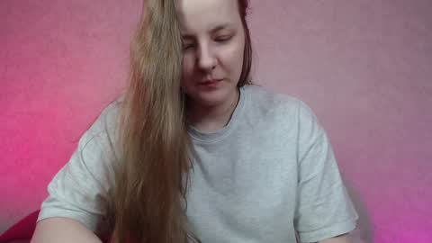 Snapshot of hesssa chatting on December 25, 2:23 pm Hesssa Prime time  The broadcasts start at 3am and 3 pm London time  online show from December 25, 2:23 pm