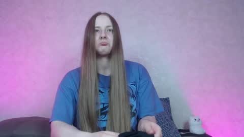 Snapshot of hesssa chatting on February 9, 2:40 pm Hesssa Prime time  The broadcasts start at 3am and 3 pm London time  online show from February 9, 2:40 pm