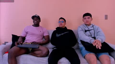 heteros men online show from November 29, 1:47 pm