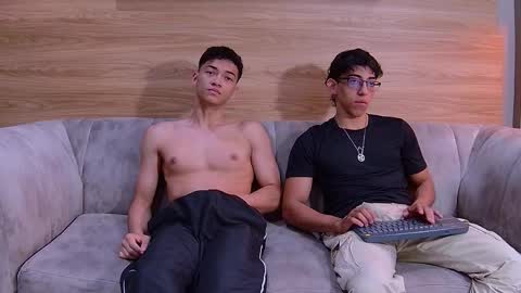 heteros men online show from April 20, 8:10 pm