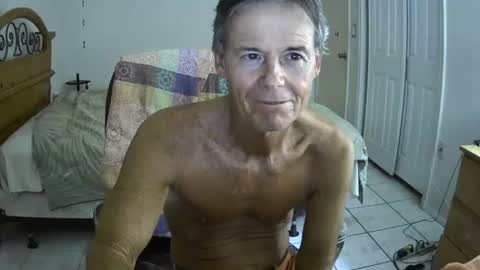 hewes1 online show from November 4, 12:21 am