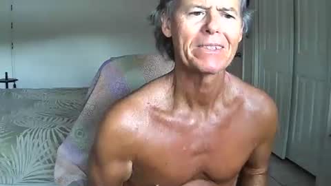 Snapshot of hewes1 chatting on May 17, 8:16 pm hewes1 online show from May 17, 8:16 pm