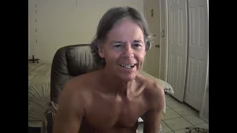 Snapshot of hewes1 chatting on May 18, 8:42 am hewes1 online show from May 18, 8:42 am