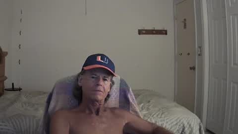 hewes1 online show from August 4, 12:03 am
