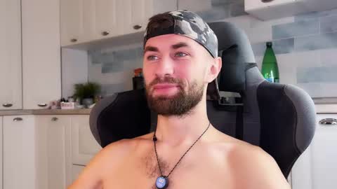 Arnold online show from November 28, 2:42 pm