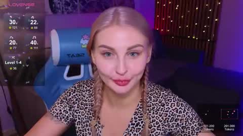 hey_cassie online show from November 17, 4:13 pm