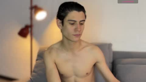 Snapshot of hey_cesard chatting on May 28, 12:02 pm hey_cesard online show from May 28, 12:02 pm