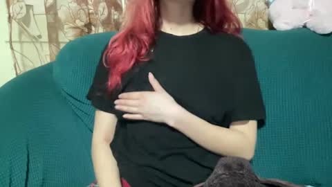 Snapshot of heybluebabe chatting on February 4, 7:07 am Blue  online show from February 4, 7:07 am