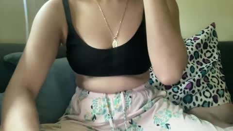 Snapshot of heybluebabe chatting on September 12, 5:13 pm Blue  online show from September 12, 5:13 pm