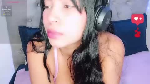 heyemi09 online show from June 25, 10:36 pm