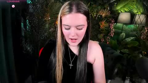 Snapshot of heymarybaby chatting on September 22, 5:09 am Amazing Mary  online show from September 22, 5:09 am