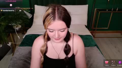 Snapshot of heymarybaby chatting on September 24, 7:23 am Amazing Mary  online show from September 24, 7:23 am