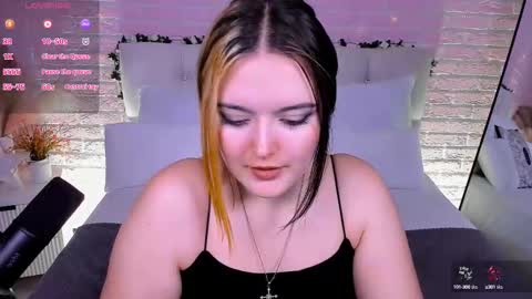 Snapshot of heymarybaby chatting on October 8, 11:08 am Amazing Mary  online show from October 8, 11:08 am