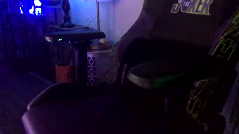 Snapshot of heynicole01 chatting on December 2, 11:34 am FlexieFae online show from December 2, 11:34 am