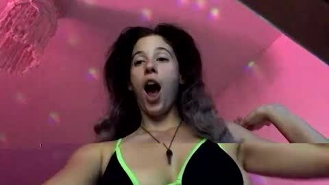 Snapshot of heynicole01 chatting on October 5, 10:35 am FlexieFae online show from October 5, 10:35 am