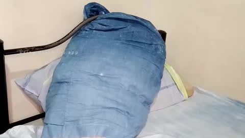 Snapshot of heynotfound chatting on October 2, 4:30 am xd online show from October 2, 4:30 am