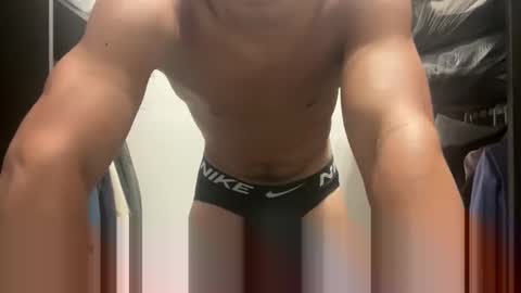 hhernan1 online show from February 8, 10:57 pm