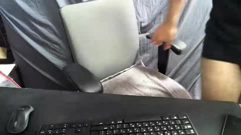 hi_im_chuck online show from April 21, 7:14 am