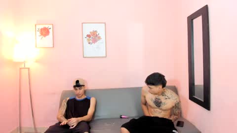 Snapshot of hiddendesire_ chatting on April 27, 8:18 pm hiddendesire_ online show from April 27, 8:18 pm